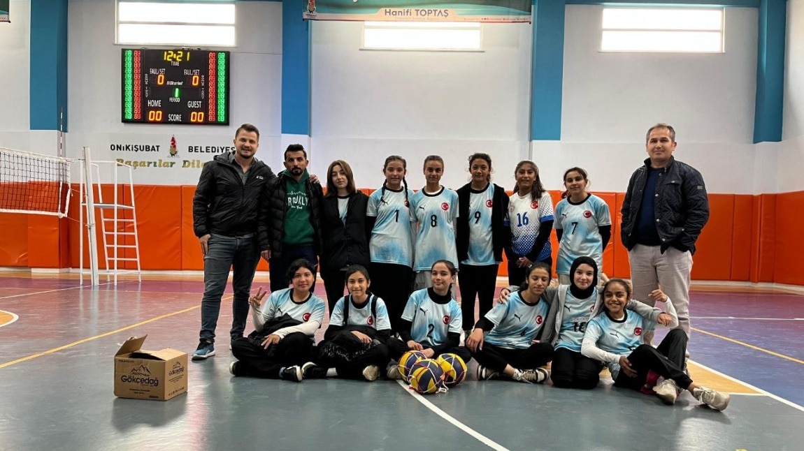 KIZLAR VOLEYBOL TAKIMIMIZIN 3. ZAFERİ